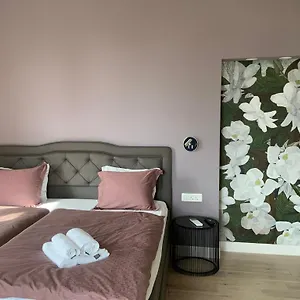 Liana Apartment